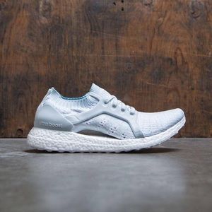 ADIDAS ULTRABOOST PARLEY